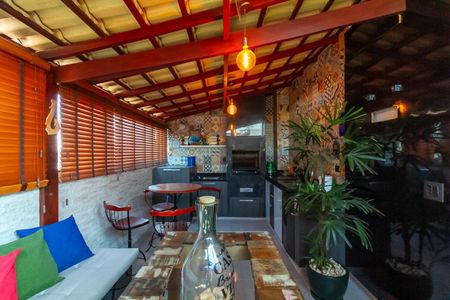 Apartamento à venda com 118m², 2 quartos e 2 vagasChurrasqueira e Área de Serviço