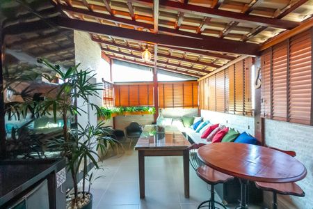 Apartamento à venda com 118m², 2 quartos e 2 vagasChurrasqueira e Área de Serviço