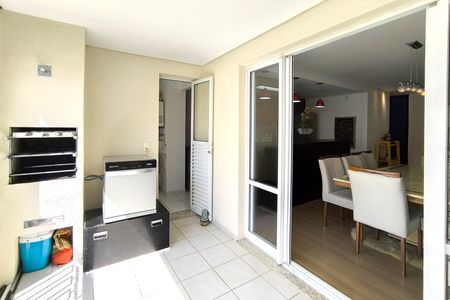 Apartamento à venda com 131m², 4 quartos e 2 vagasVaranda Sala