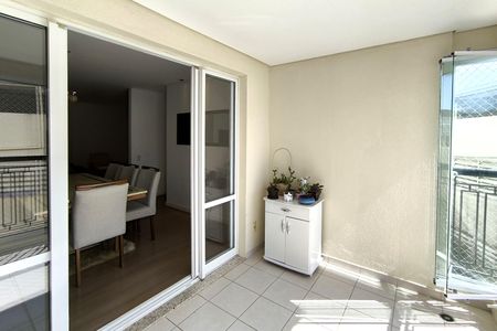 Apartamento à venda com 131m², 4 quartos e 2 vagasVaranda Sala