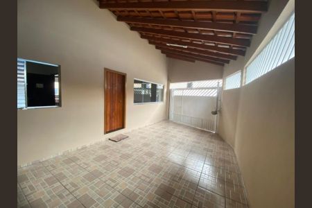Casa à venda com 120m², 2 quartos e 2 vagasFoto 02