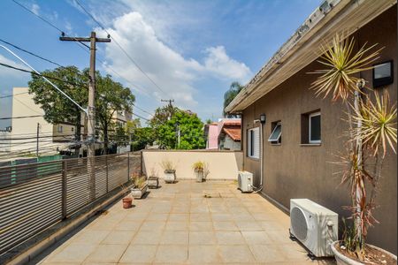 Casa à venda com 471m², 3 quartos e 8 vagasVaranda