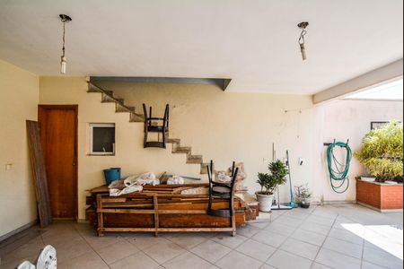 Casa à venda com 471m², 3 quartos e 8 vagasQuintal