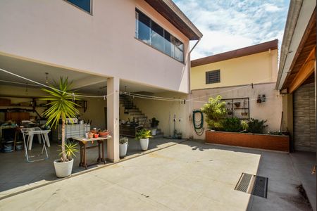 Casa à venda com 471m², 3 quartos e 8 vagasQuintal