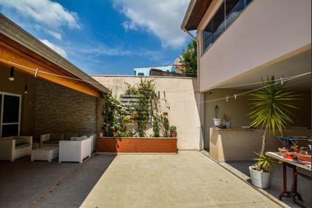 Casa à venda com 471m², 3 quartos e 8 vagasQuintal