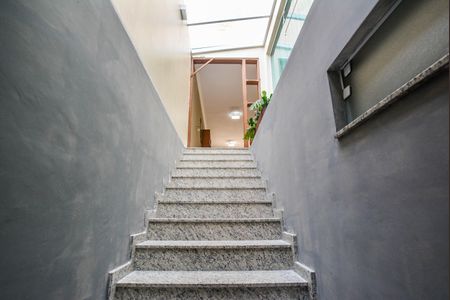 Casa à venda com 471m², 3 quartos e 8 vagasEscada