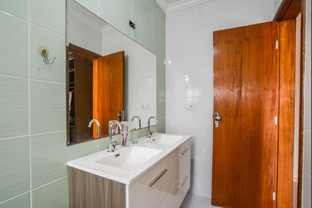 Casa à venda com 471m², 3 quartos e 8 vagasBanheiro da Suíte 1