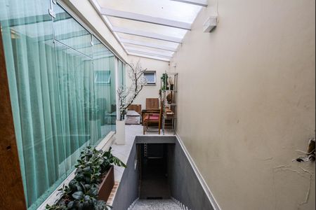 Casa à venda com 471m², 3 quartos e 8 vagasEscada