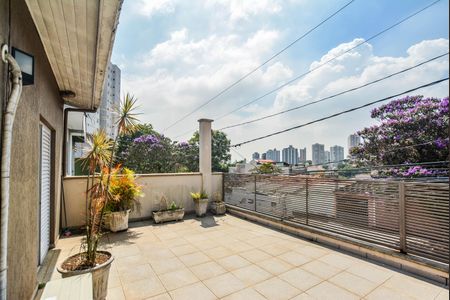 Casa à venda com 471m², 3 quartos e 8 vagasVaranda