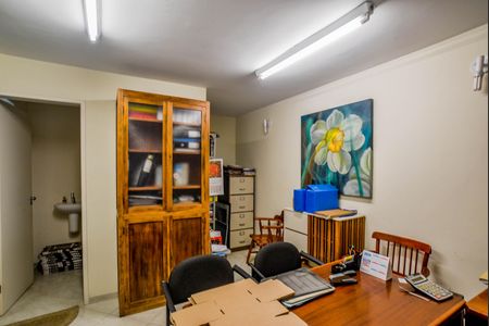 Casa à venda com 471m², 3 quartos e 8 vagasEscritório