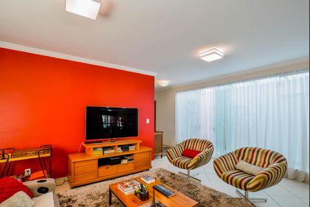 Casa à venda com 471m², 3 quartos e 8 vagasSala 1