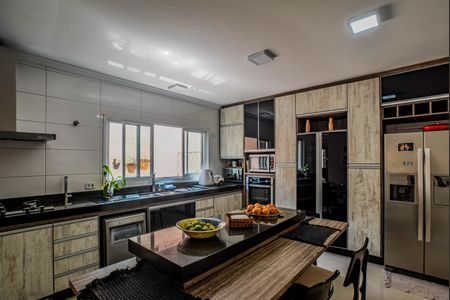 Casa à venda com 471m², 3 quartos e 8 vagasCozinha