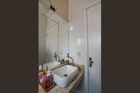 Casa à venda com 471m², 3 quartos e 8 vagasBanheiro da Suíte 2