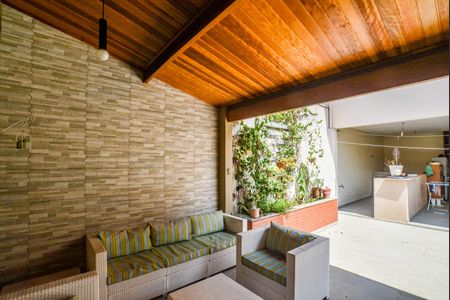 Casa à venda com 471m², 3 quartos e 8 vagasQuintal