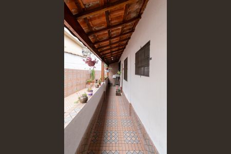 Casa à venda com 269m², 5 quartos e 1 vaga Casa à venda com 269m², 5 quartos e 1 vagaCasa 1 - Varanda