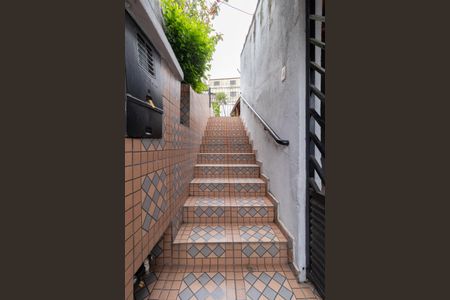 Casa à venda com 269m², 5 quartos e 1 vaga Casa à venda com 269m², 5 quartos e 1 vagaCasa 2 - Escada