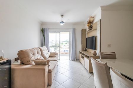 Apartamento para alugar com 70m², 2 quartos e 2 vagasSala