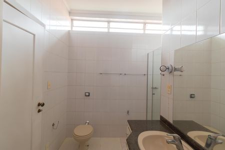 Banehiro da Suíte de casa de condomínio para alugar com 3 quartos, 250m² em Parque Nova Campinas, Campinas
