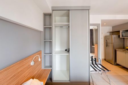 Studio à venda com 26m², 1 quarto e sem vagaArmários