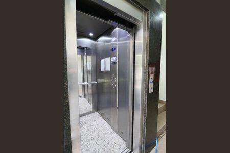 Apartamento para alugar com 38m², 2 quartos e 1 vagaÁrea comum - Elevador