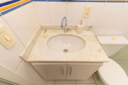 Casa de condomínio para alugar com 85m², 2 quartos e 2 vagasBanheiro da Suíte 1