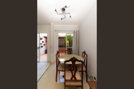 Casa de condomínio para alugar com 85m², 2 quartos e 2 vagasSala de Jantar