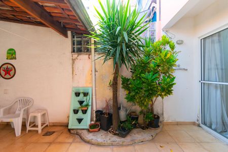 Casa de condomínio para alugar com 85m², 2 quartos e 2 vagasQuintal