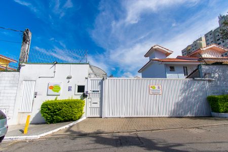 Casa de condomínio para alugar com 85m², 2 quartos e 2 vagasFachada