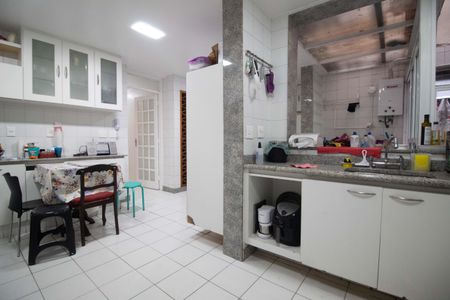 Apartamento à venda com 190m², 4 quartos e 1 vagaCozinha
