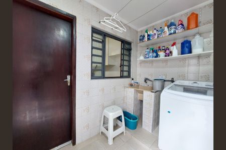 Casa à venda com 120m², 3 quartos e 2 vagasÁrea de Serviço