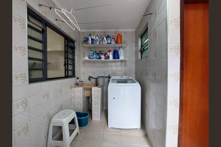 Casa à venda com 120m², 3 quartos e 2 vagasÁrea de Serviço