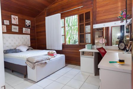 Casa à venda com 300m², 3 quartos e 4 vagasSuíte