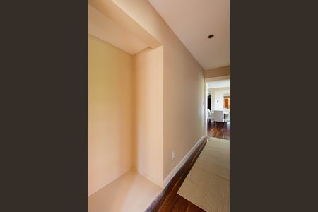 Apartamento à venda com 93m², 2 quartos e 2 vagasCorredor