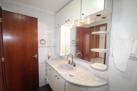 Apartamento à venda com 140m², 4 quartos e 2 vagasBanheiro 2