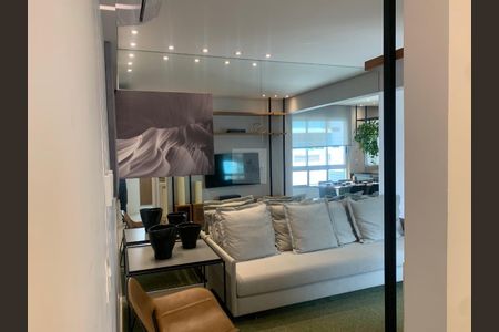 Apartamento à venda com 127m², 3 quartos e 3 vagas Apartamento à venda com 127m², 3 quartos e 3 vagasSala apto Decorado