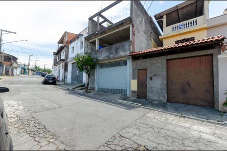 Casa à venda com 125m², 2 quartos e 2 vagas Casa à venda com 125m², 2 quartos e 2 vagasFachada