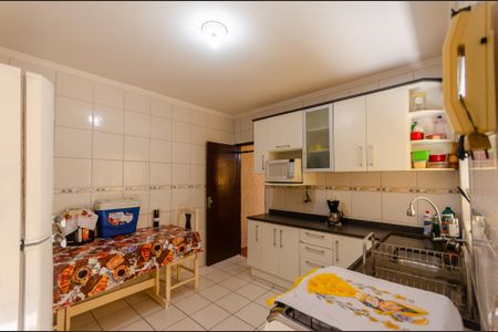 Casa à venda com 125m², 2 quartos e 2 vagas Casa à venda com 125m², 2 quartos e 2 vagasCozinha