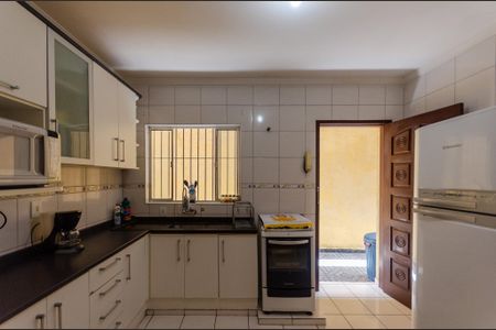 Casa à venda com 125m², 2 quartos e 2 vagas Casa à venda com 125m², 2 quartos e 2 vagasCozinha