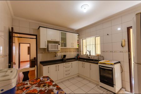 Casa à venda com 125m², 2 quartos e 2 vagas Casa à venda com 125m², 2 quartos e 2 vagasCozinha