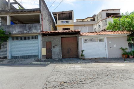 Casa à venda com 125m², 2 quartos e 2 vagas Casa à venda com 125m², 2 quartos e 2 vagasFachada