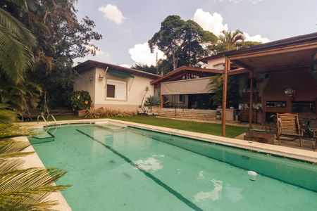 Casa à venda com 430m², 5 quartos e 8 vagasPiscina
