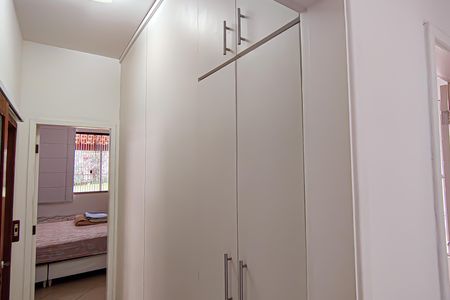 Casa de condomínio para alugar com 223m², 4 quartos e 2 vagasCorredor