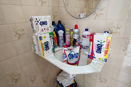 Casa de condomínio para alugar com 223m², 4 quartos e 2 vagasBanheiro de Serviço