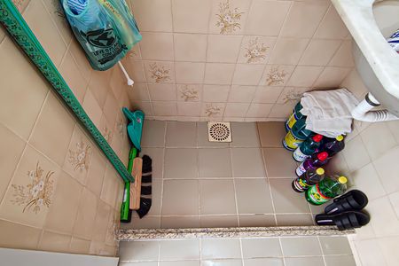 Casa de condomínio para alugar com 223m², 4 quartos e 2 vagasBanheiro de Serviço