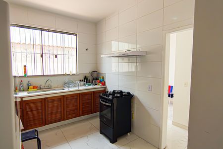 Casa de condomínio para alugar com 223m², 4 quartos e 2 vagasCozinha