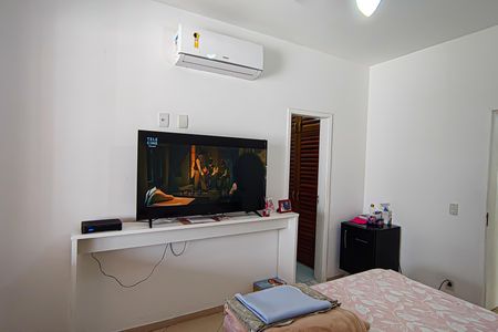 Casa de condomínio para alugar com 223m², 4 quartos e 2 vagasSuíte