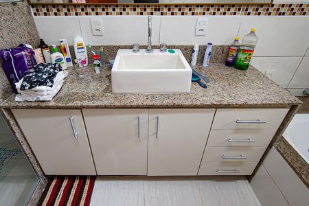 Casa de condomínio para alugar com 223m², 4 quartos e 2 vagasSuíte Banheiro