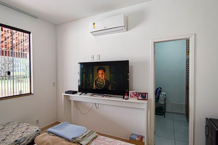 Casa de condomínio para alugar com 223m², 4 quartos e 2 vagasSuíte