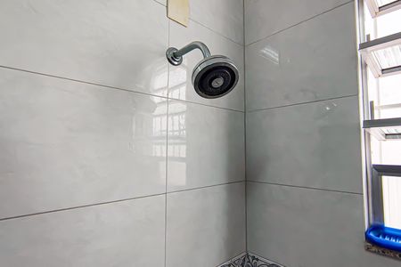 Casa de condomínio para alugar com 223m², 4 quartos e 2 vagasBanheiro Social