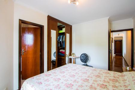 Casa à venda com 232m², 4 quartos e 5 vagasQuarto 1 - Suíte